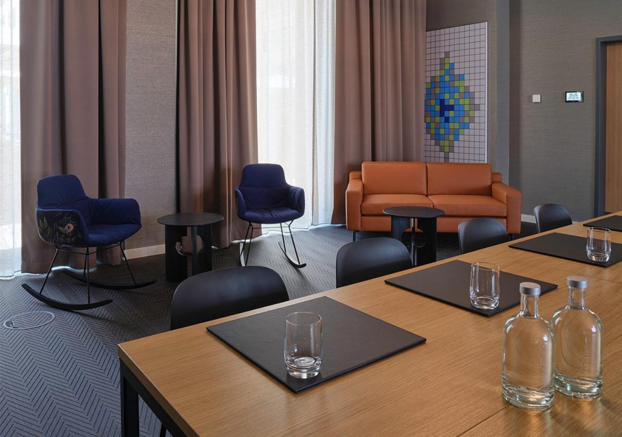 Adina Apartment Hotel Кёльн Экстерьер фото