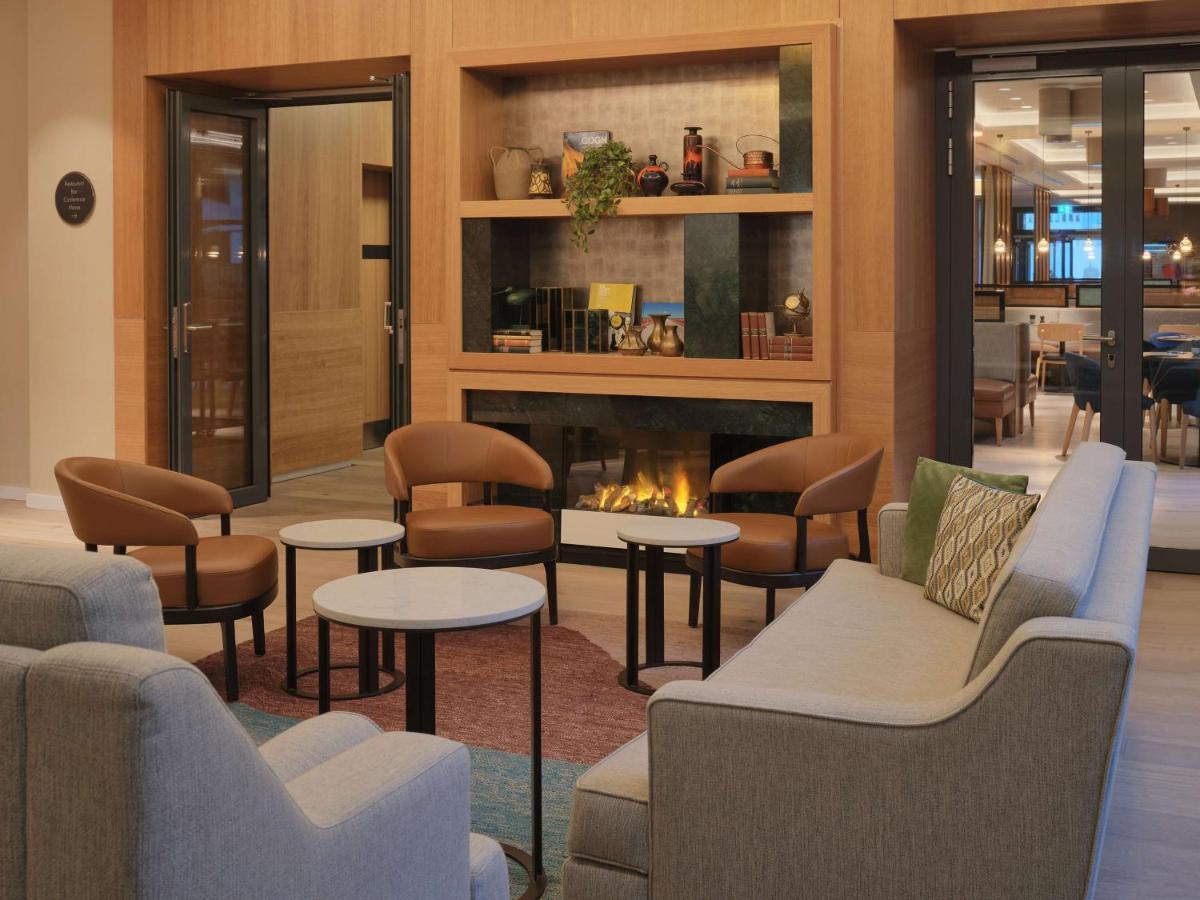 Adina Apartment Hotel Кёльн Экстерьер фото