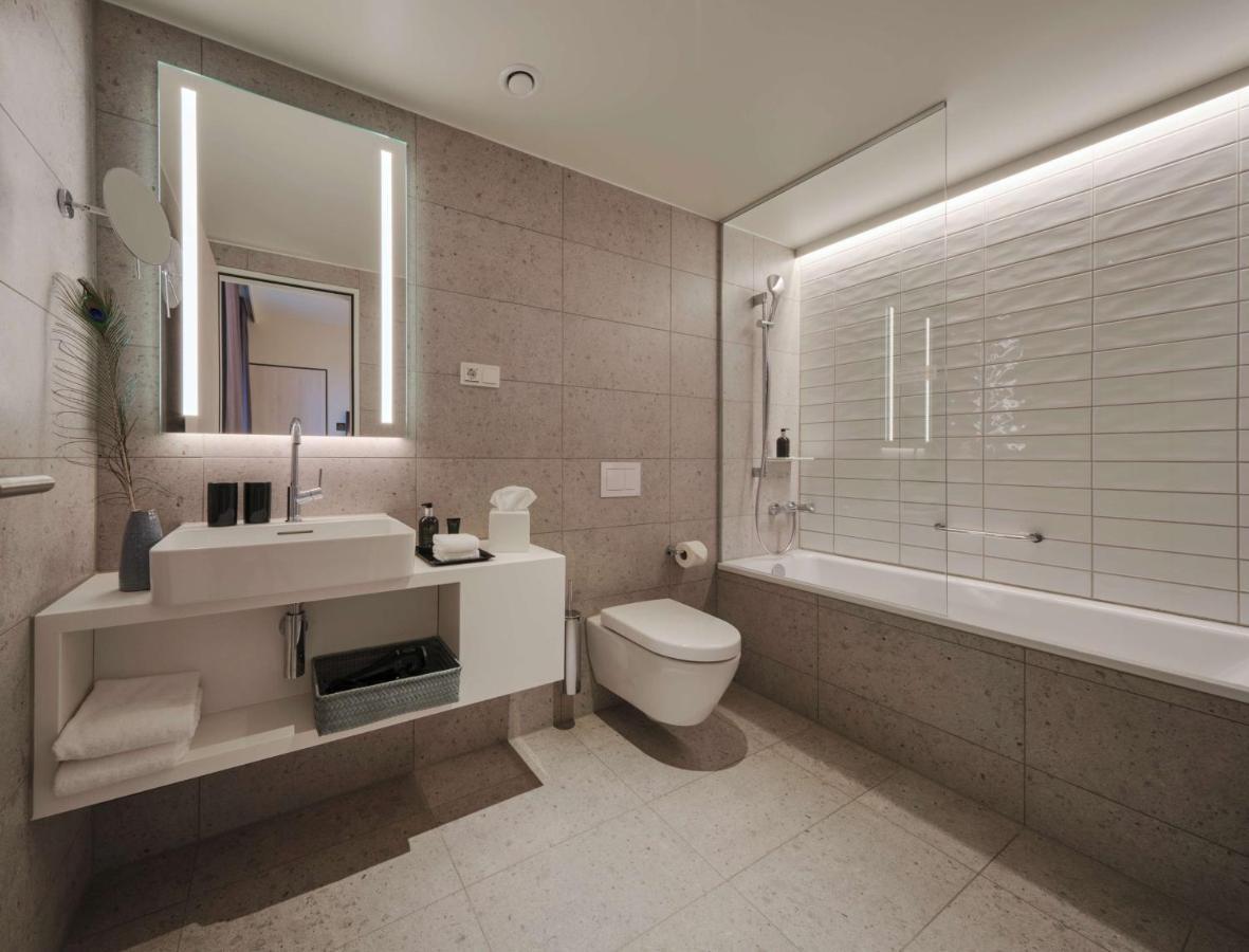 Adina Apartment Hotel Кёльн Экстерьер фото